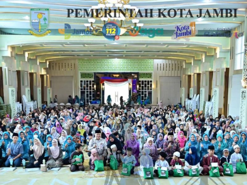 Ratusan anak yatim ( Foto Pemkot Jambi )
