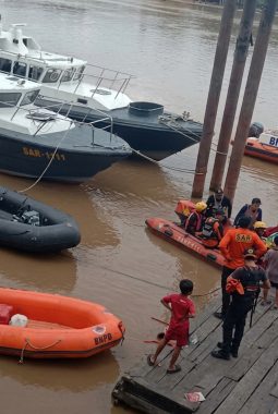 Proyek Rp 5 Miliar Berakhir Tragis: Dermaga Sungai Limau Tanjab Barat Ambruk Total, Dua Pekerja Hilang